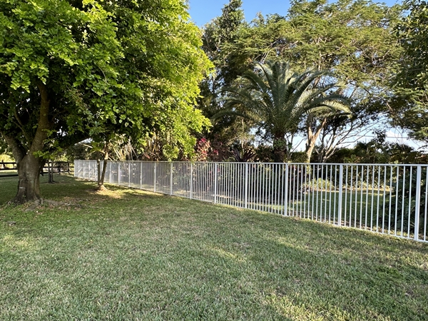 Aluminum Fence 50 - For a free estimate call 561.318.4788