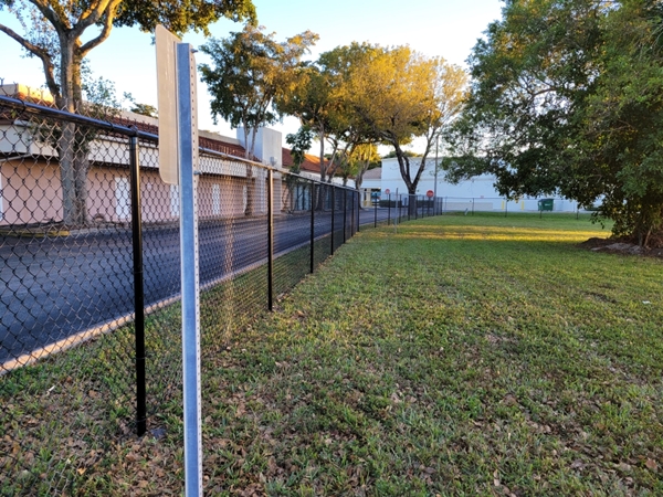 Chain Link Fence 14 - For a free estimate call 561.318.4788