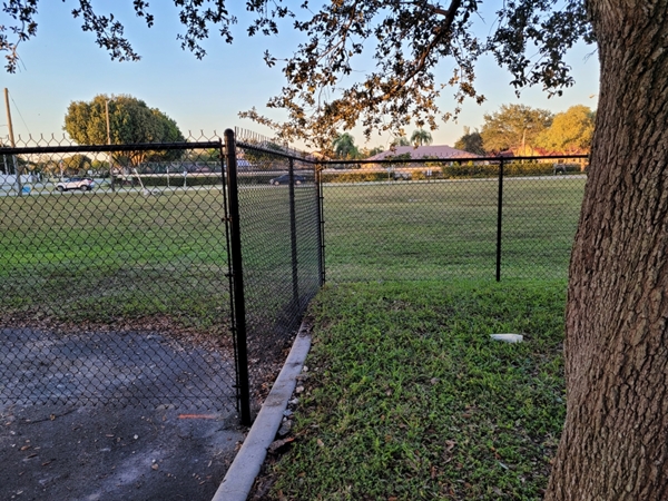 Chain Link Fence 15 - For a free estimate call 561.318.4788