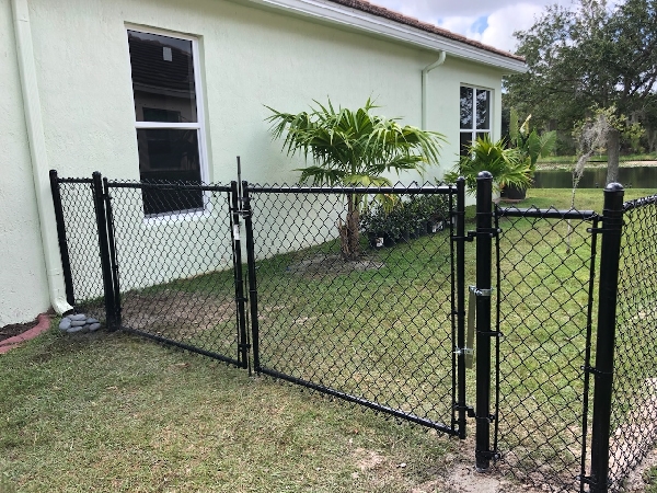 Chain Link Fence 22 - For a free estimate call 561.318.4788