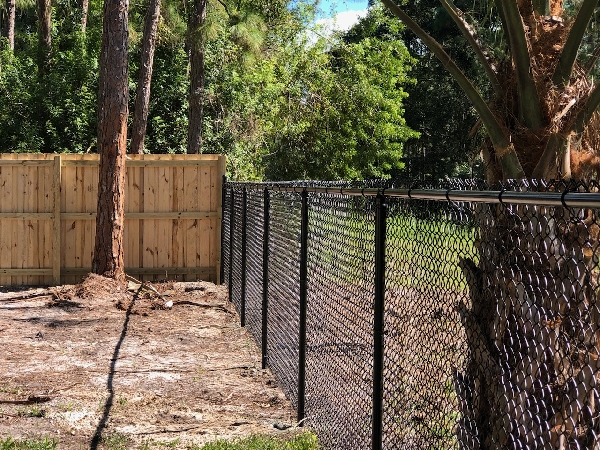 Chain Link Fence 24 - For a free estimate call 561.318.4788