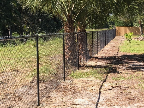 Chain Link Fence 25 - For a free estimate call 561.318.4788