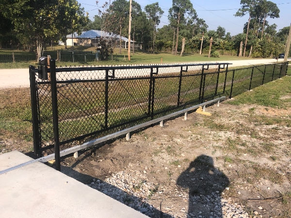 Chain Link Fence 29 - For a free estimate call 561.318.4788