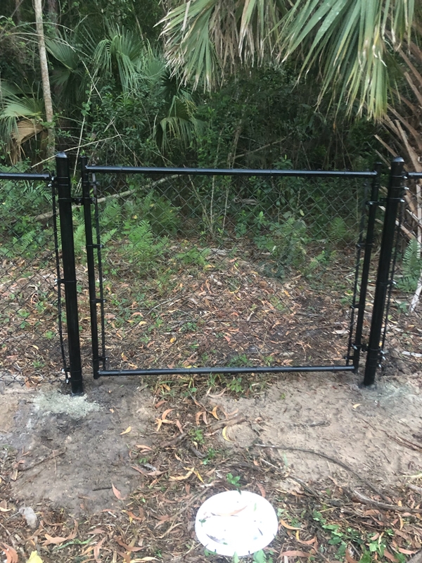 Chain Link Fence 38 - For a free estimate call 561.318.4788