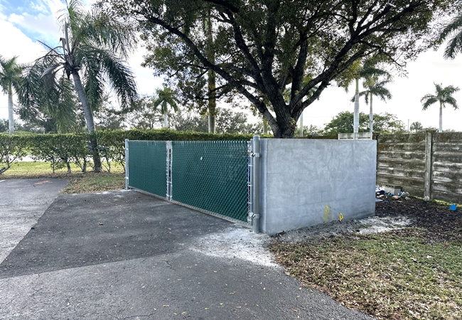 Chain Link Fence 34 - For a free estimate call 561.318.4788