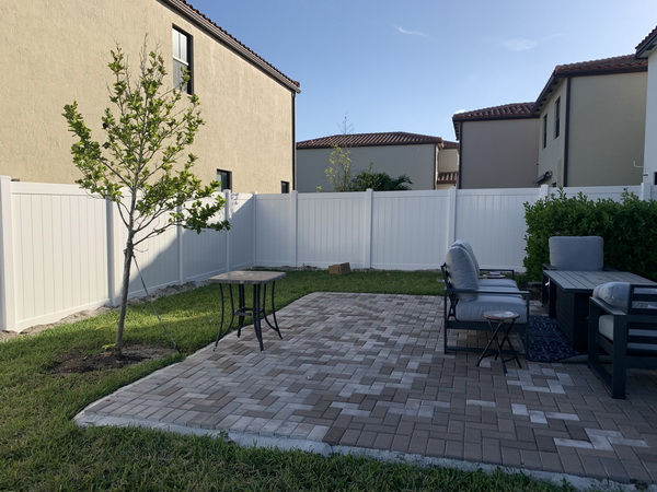PVC Fence 4 - For a free estimate call 561.318.4788