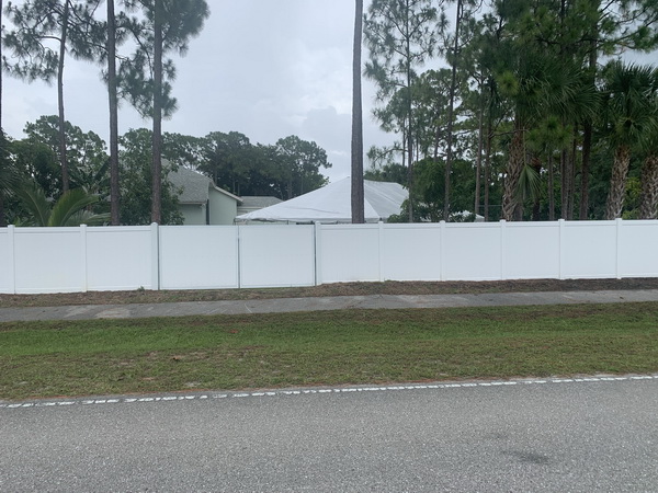 PVC Fence 16 - For a free estimate call 561.318.4788